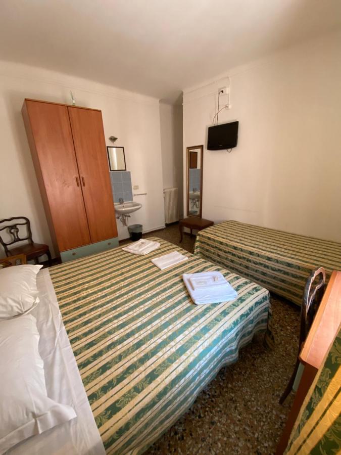 Hotel Primavera Санремо Екстер'єр фото