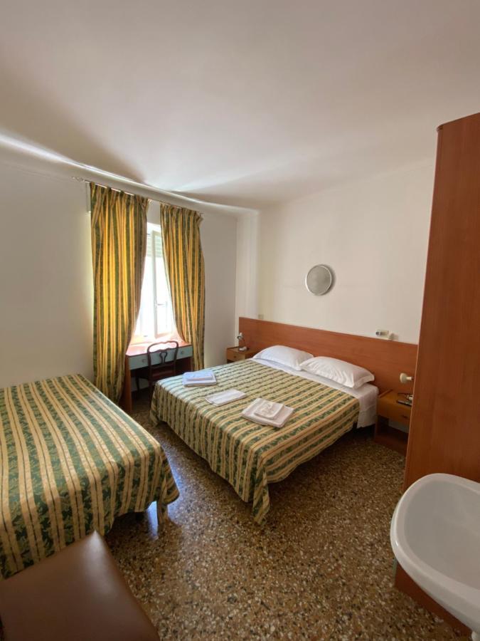 Hotel Primavera Санремо Екстер'єр фото