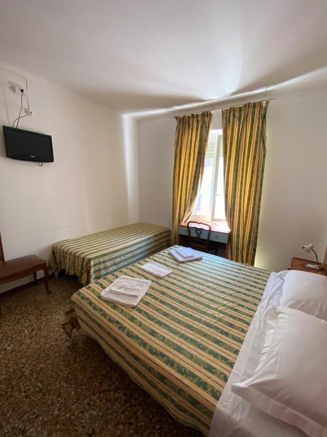 Hotel Primavera Санремо Екстер'єр фото