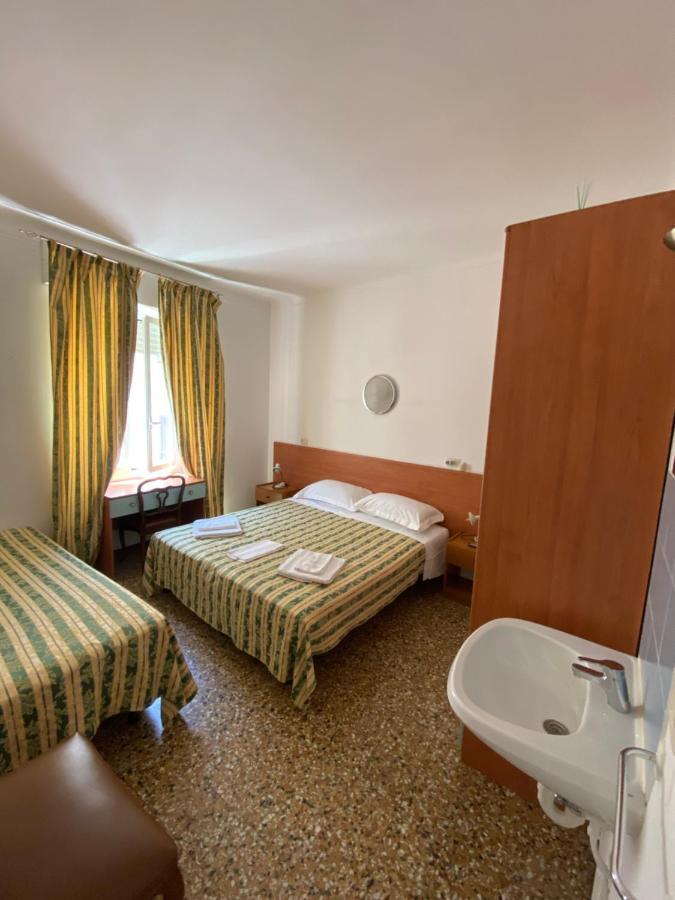 Hotel Primavera Санремо Екстер'єр фото